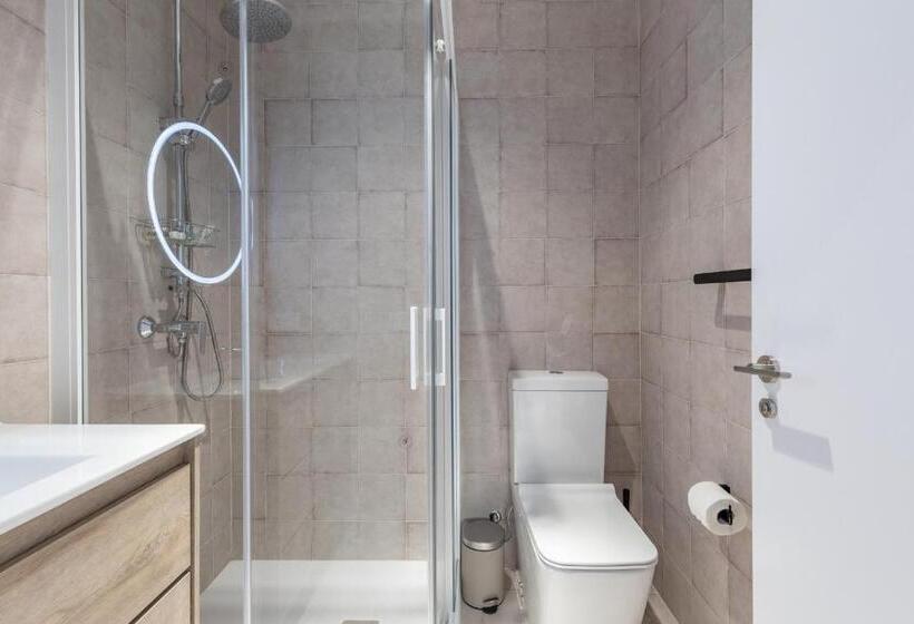 Modern Apartment Close To City Centre