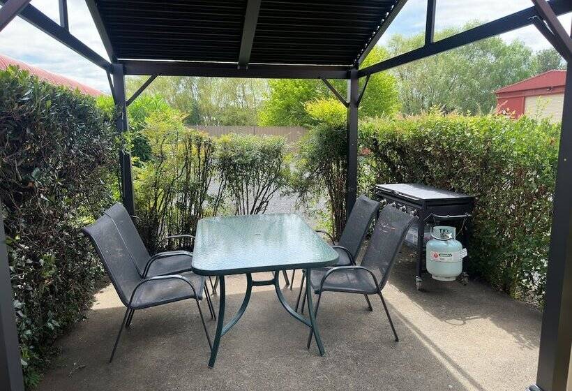 모텔 Clock Tower Motor Inn