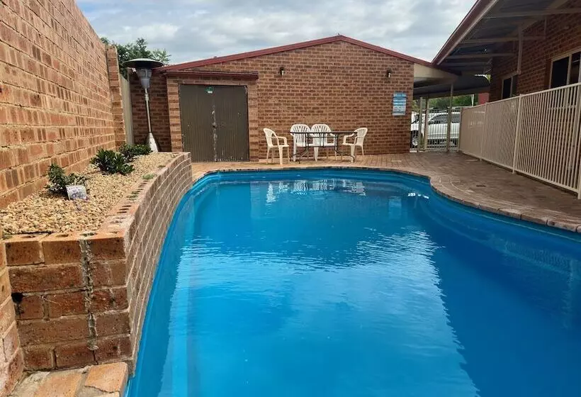 Motelli Clock Tower Motor Inn