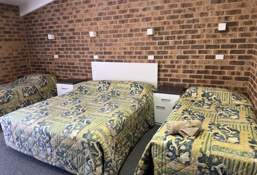 모텔 Clock Tower Motor Inn