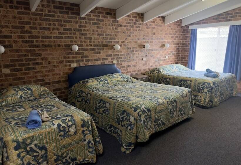 모텔 Clock Tower Motor Inn