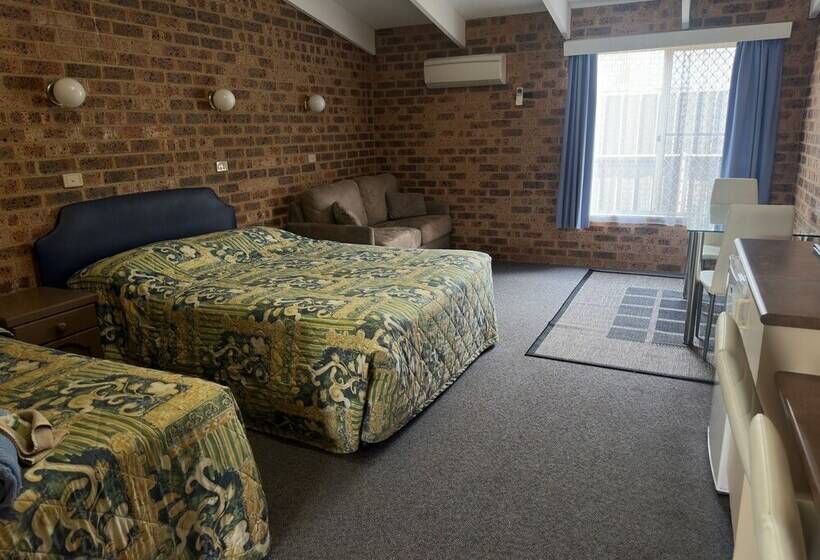 모텔 Clock Tower Motor Inn