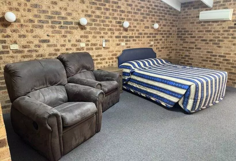 Motelli Clock Tower Motor Inn