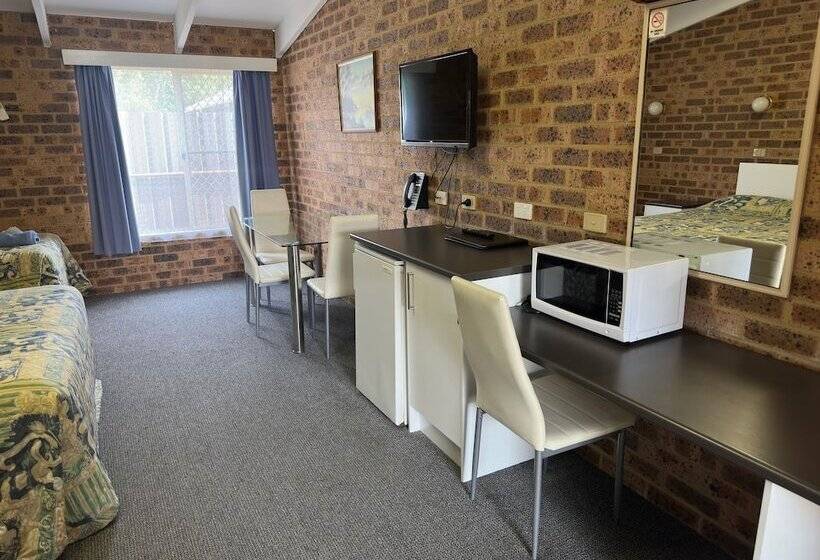 모텔 Clock Tower Motor Inn