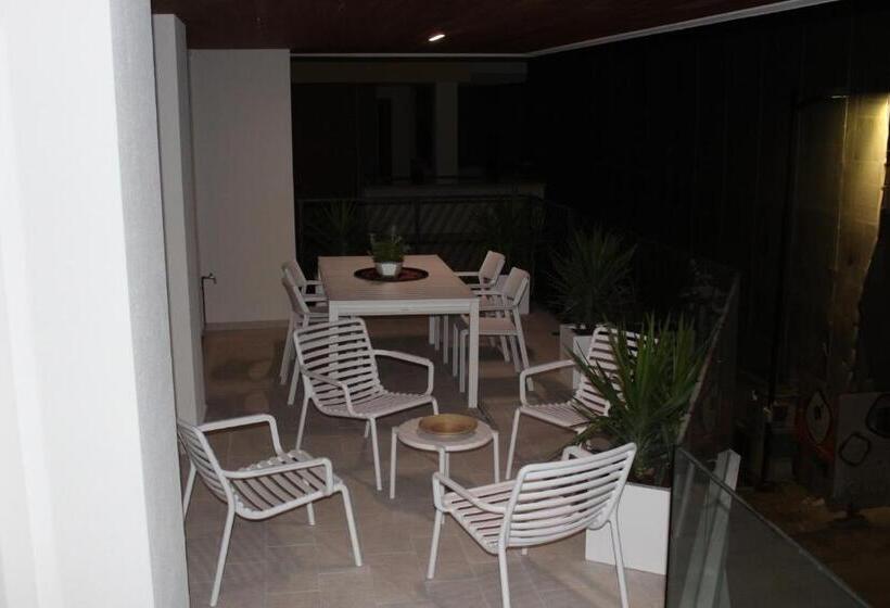 تختخواب و صبحانه Novatek Apartment 201 Exclusive