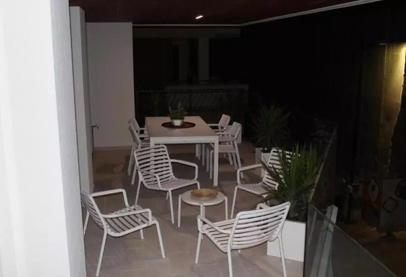 تختخواب و صبحانه Novatek Apartment 201 Exclusive