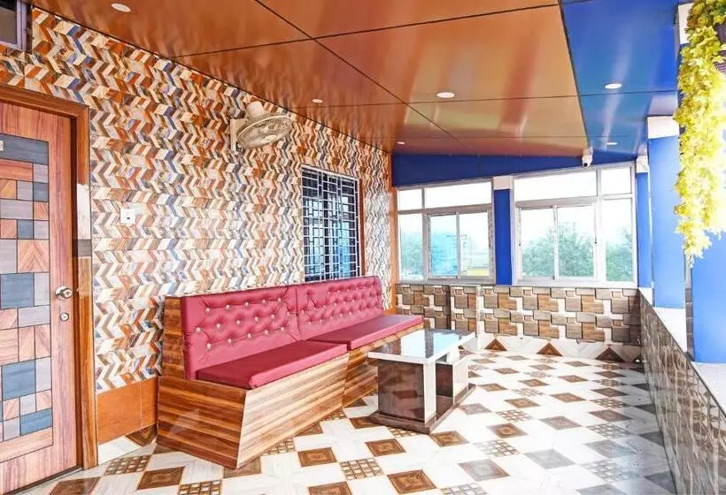 Oyo Hotel Flowra