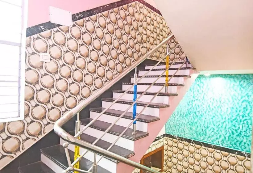 Oyo Hotel Flowra