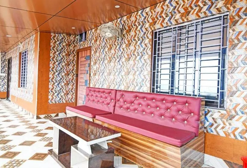 Oyo Hotel Flowra