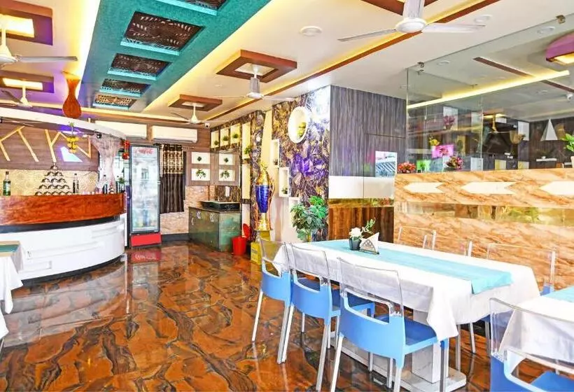 Oyo Hotel Flowra