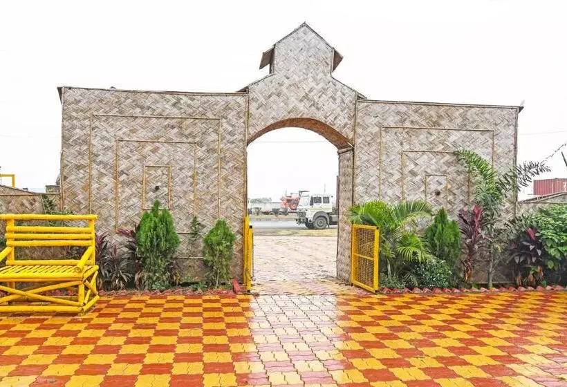 Oyo Hotel Flowra