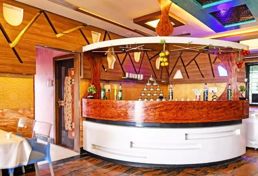 Oyo Hotel Flowra