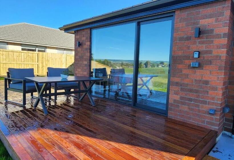 Pansiyon A Stunning Retreat In Rotorua!