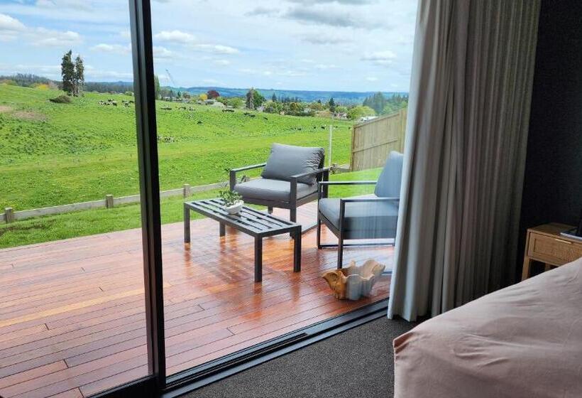 Pansiyon A Stunning Retreat In Rotorua!