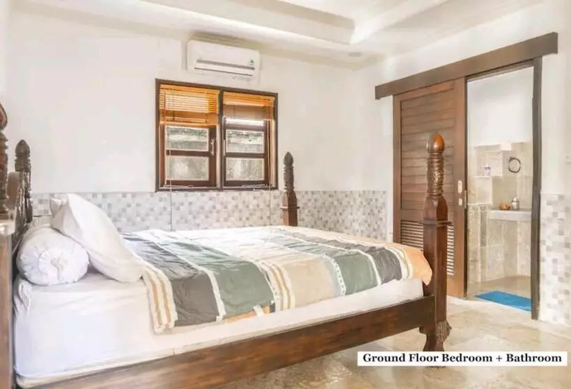 ペンション Cozy Room With Pool Walking Distance To Beach