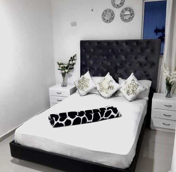 پانسیون Hostal De La 8