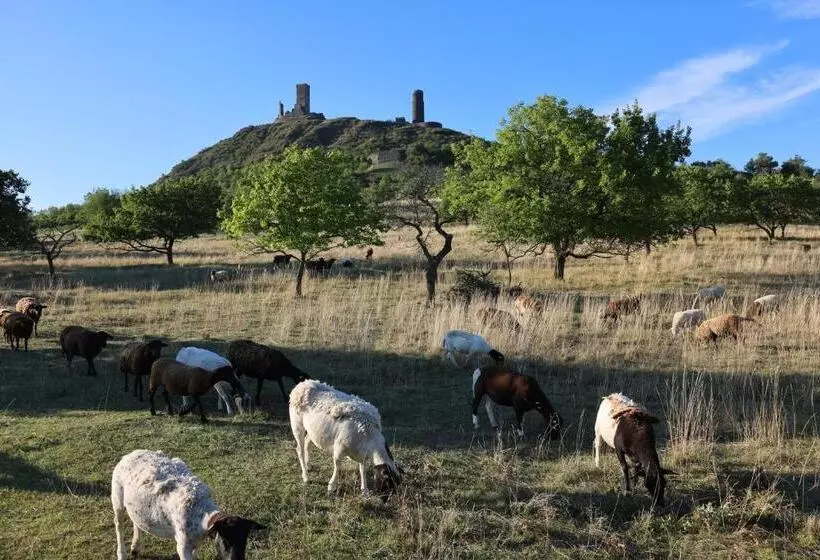 Majatalo Penzion Pod Hazmburkem