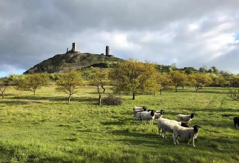 Majatalo Penzion Pod Hazmburkem