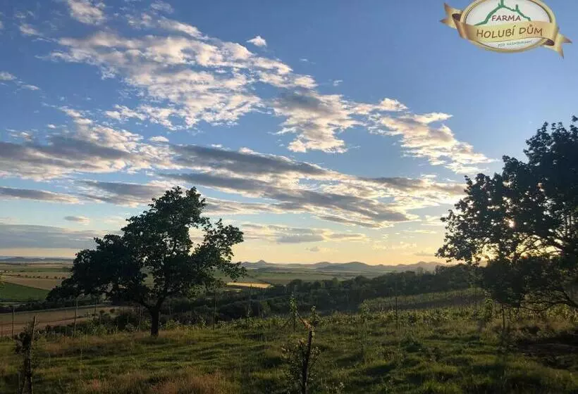 Majatalo Penzion Pod Hazmburkem