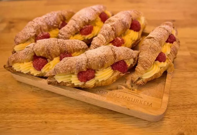 Majatalo Penzion Pod Hazmburkem