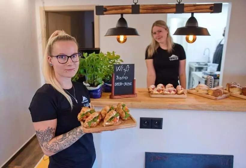 Majatalo Penzion Pod Hazmburkem