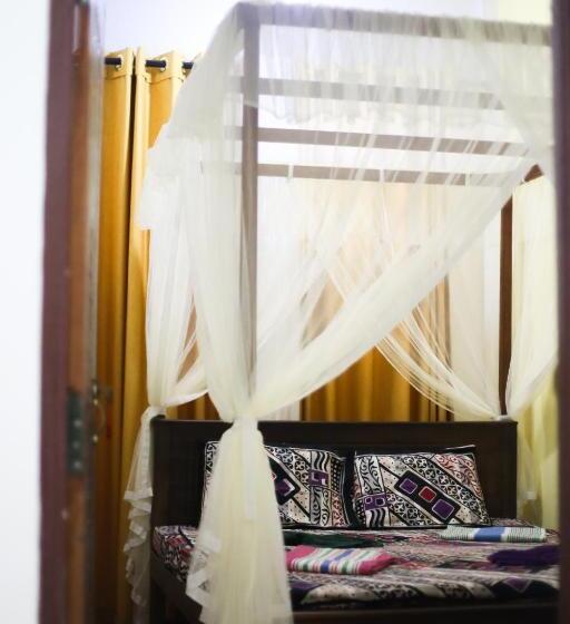 פנסיון Sun Shine Villa