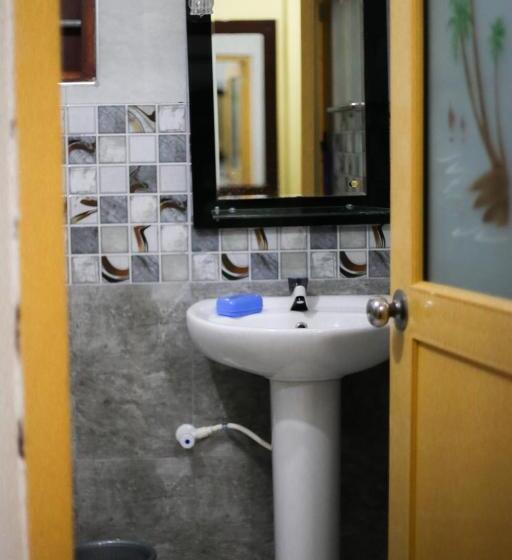 פנסיון Sun Shine Villa