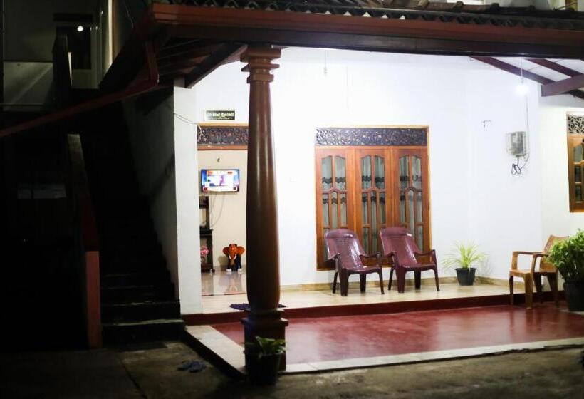 פנסיון Sun Shine Villa