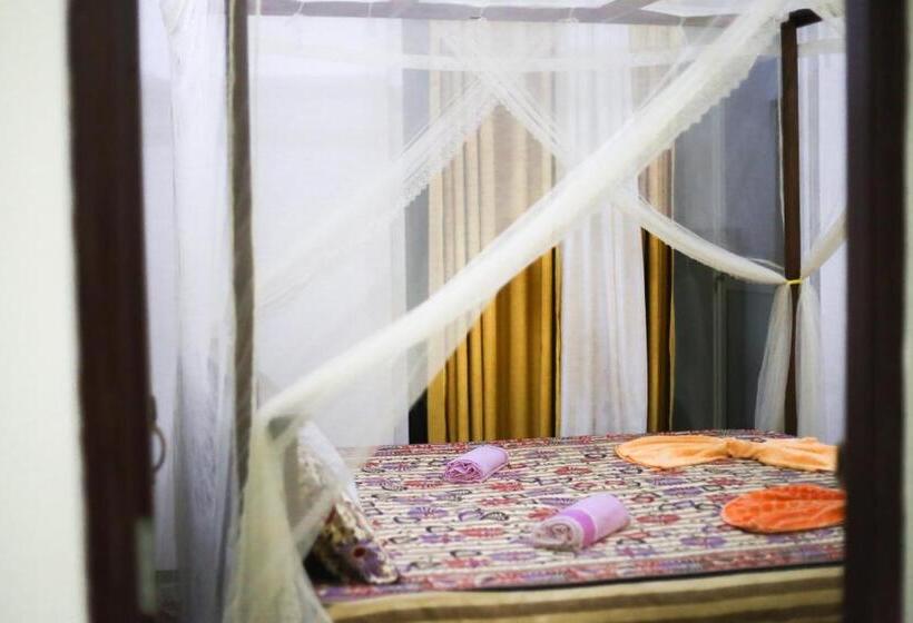 פנסיון Sun Shine Villa