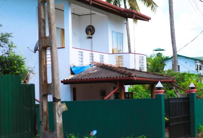 פנסיון Sun Shine Villa