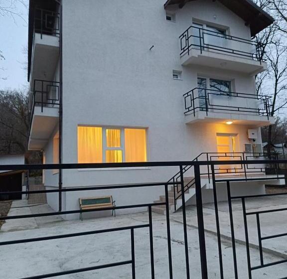 پانسیون Viv Rosetti