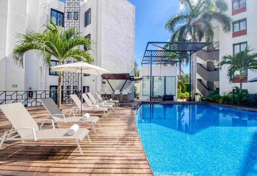 Seven Boutique Unit #36