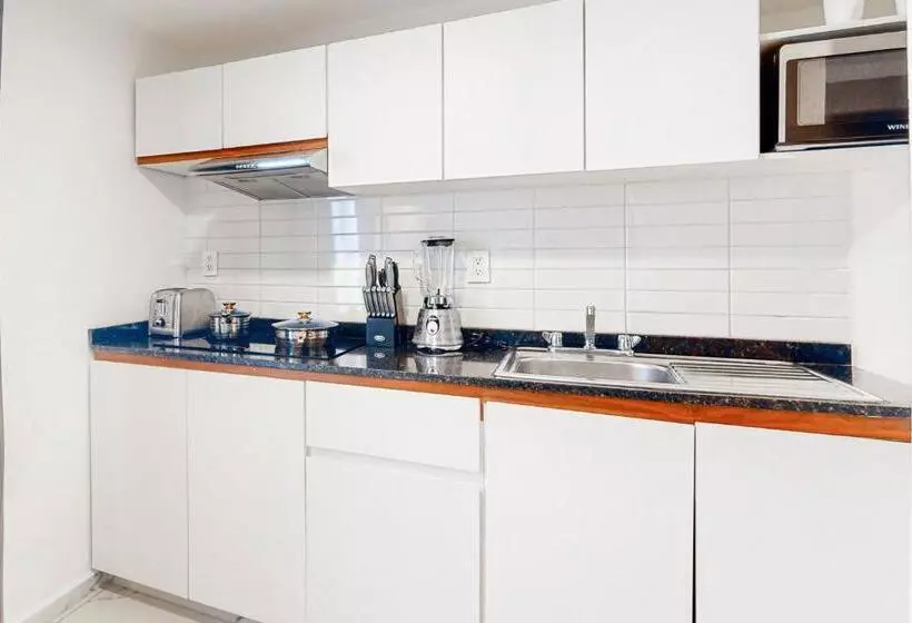 Seven Boutique Unit #36