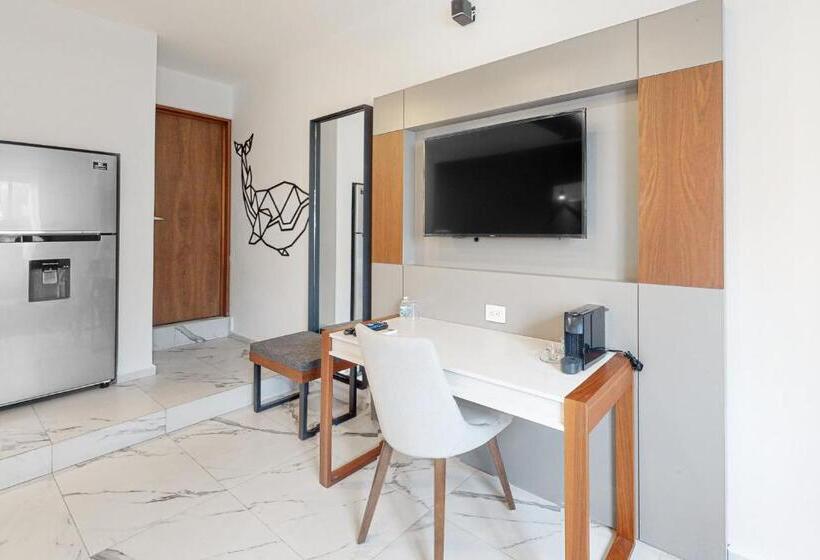 Seven Boutique Unit #36