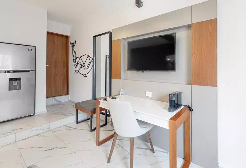 Seven Boutique Unit #36