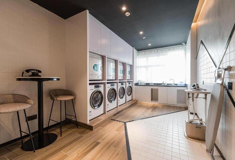 Atour Hotel Ningbo Gulou Tianyige