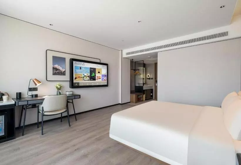 Atour Hotel Qingdao Tangdao Bay Jinggangshan Station