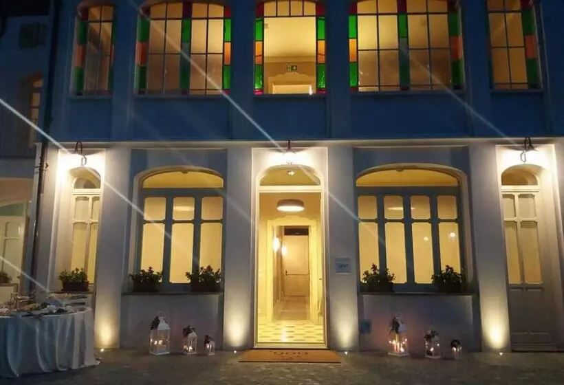 Hotelli Albergo  900