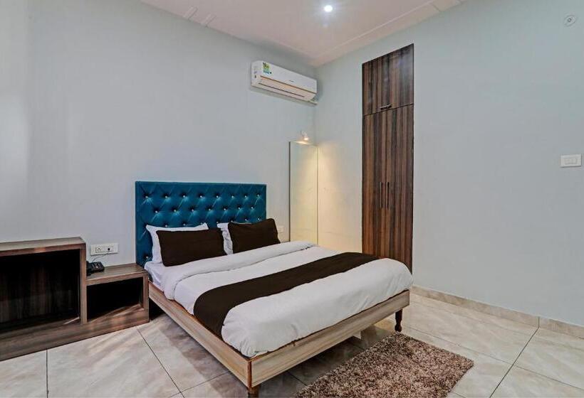 Hotel Collection O Maharaja Resort