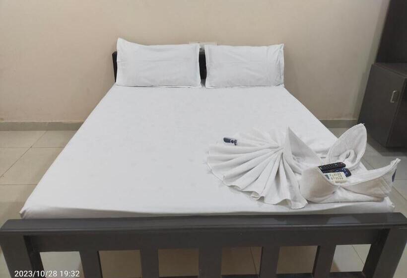 Hotel Grand Karthikeya