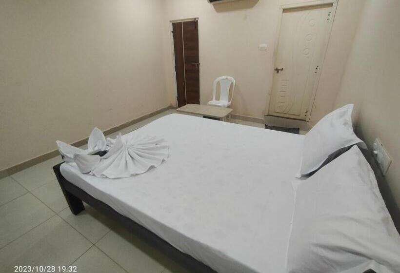 Hotel Grand Karthikeya