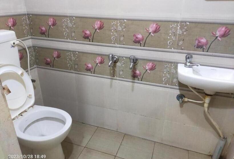 Hotel Grand Karthikeya