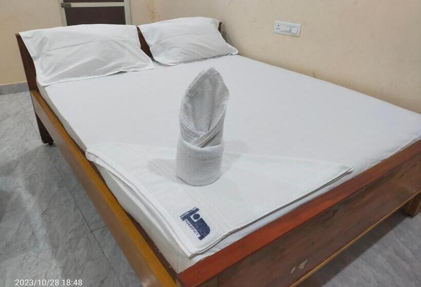 Hotel Grand Karthikeya