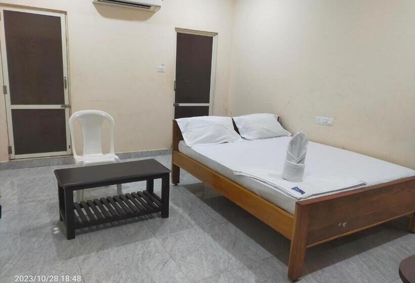 Hotel Grand Karthikeya