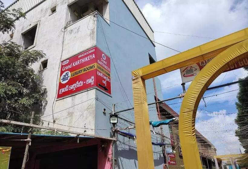 ホテル Grand Karthikeya