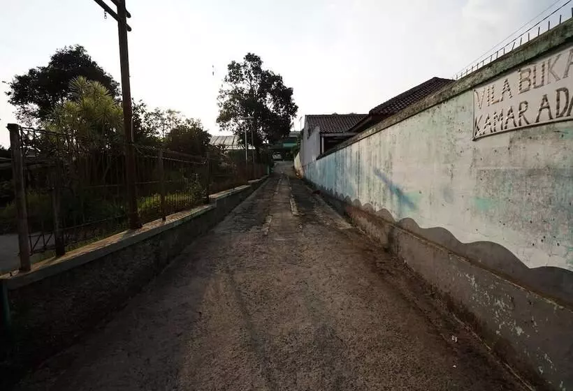 Hotelli Oyo 93248 Villa Syariah Astuti Lestari