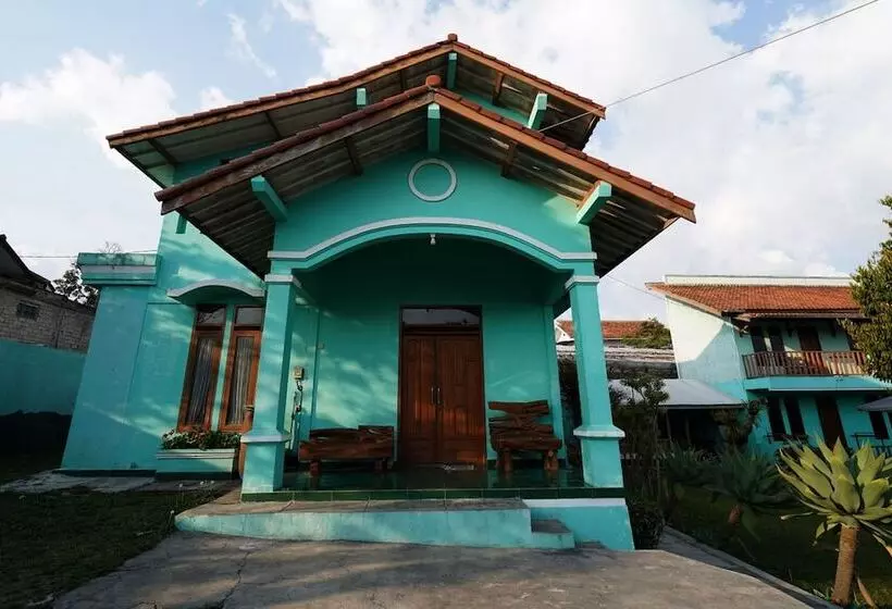 Hotelli Oyo 93248 Villa Syariah Astuti Lestari