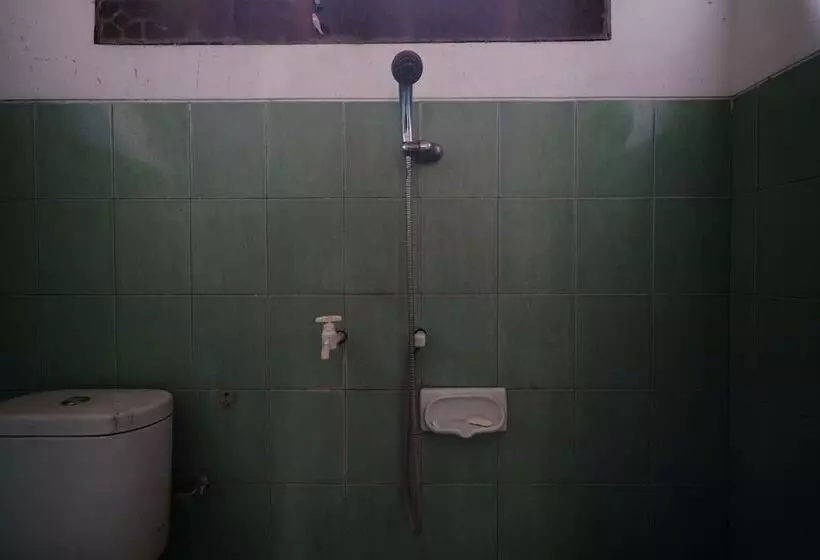 Hotelli Oyo 93248 Villa Syariah Astuti Lestari