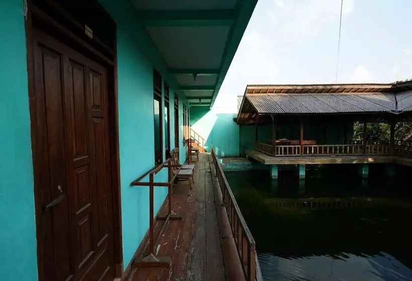 Hotelli Oyo 93248 Villa Syariah Astuti Lestari