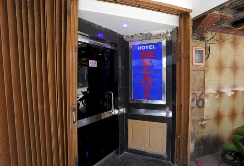 Capital O 93261 Fresh Hotel Near Stasiun Jakarta Kota Near Bca Kcu Gajah Mada